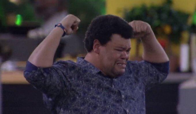 Participante do BBB comemora permanência no estilo Gabigol, que responde: “Te amo”