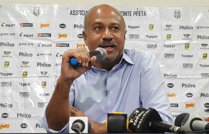 Presidente da Ponte cobra profissionalismo do elenco durante paralisação do Paulistão