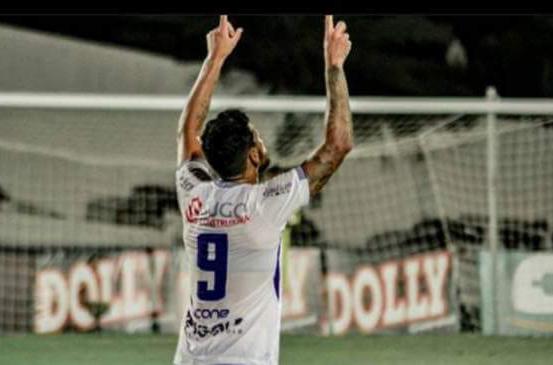 Ronaldo assinou pré-contrato com o Sport