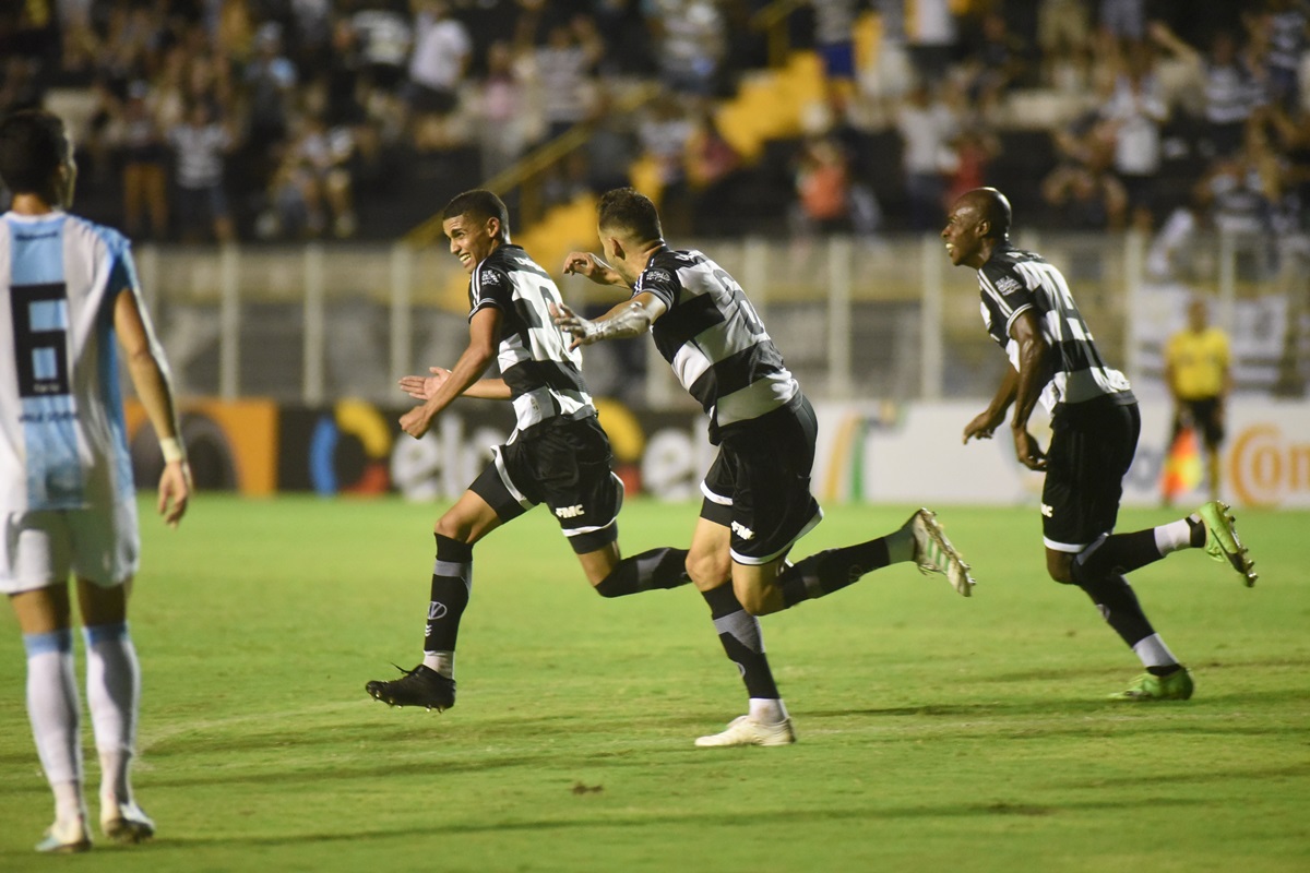 Paulista A2: XV prorroga vínculo com volante herói na Copa do Brasil