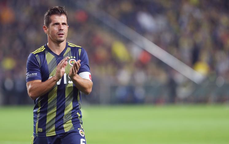 Por coronavírus, Turquia suspende disputa das ligas de futebol, basquete e vôlei