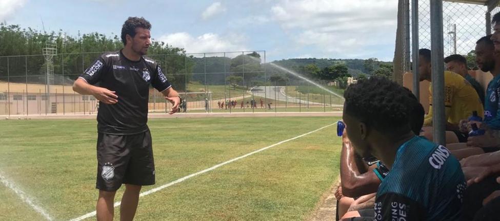 Elano filosofa no Instagram: ‘Tudo isso vai passar, o futebol vai voltar e tudo fica bem’