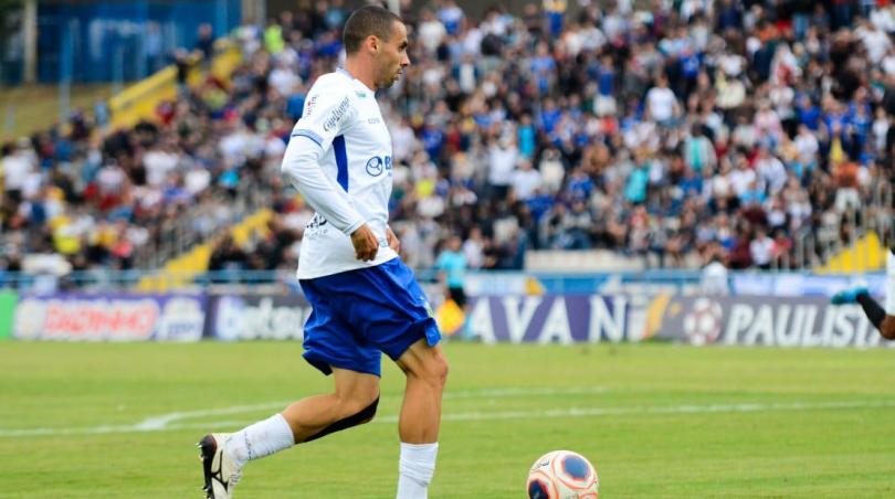 Paulistão: Meia destaca campanha do Santo André e concorda com paralisação