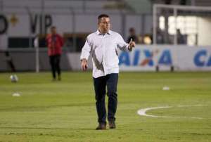 Dirigente da Ponte admite que time não deu liga: 
