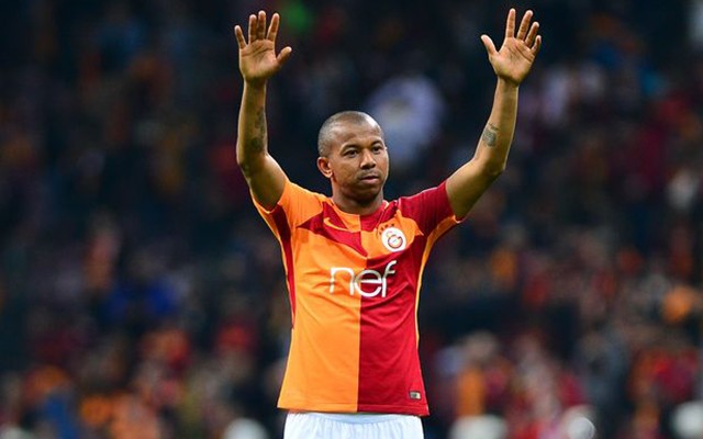 Ex-lateral da Seleção revela conversa com o Flu e pensa até em retorno ao Guarani