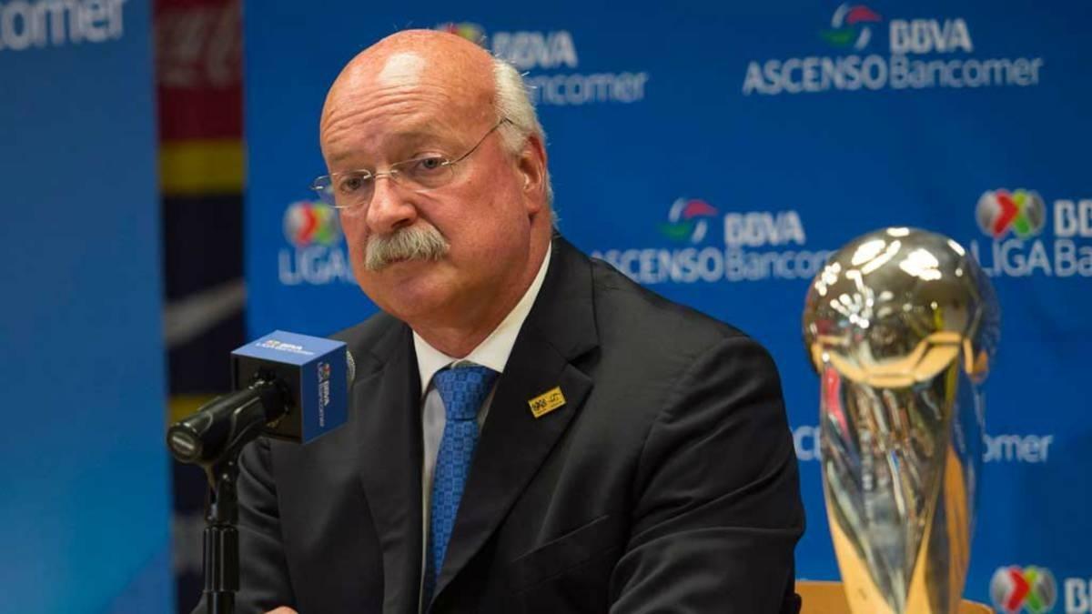 Presidente da liga mexicana de futebol testa positivo para coronavírus