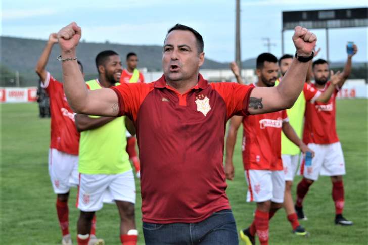 Sergipe dispensa todo mundo e técnico acha difícil retorno do estadual