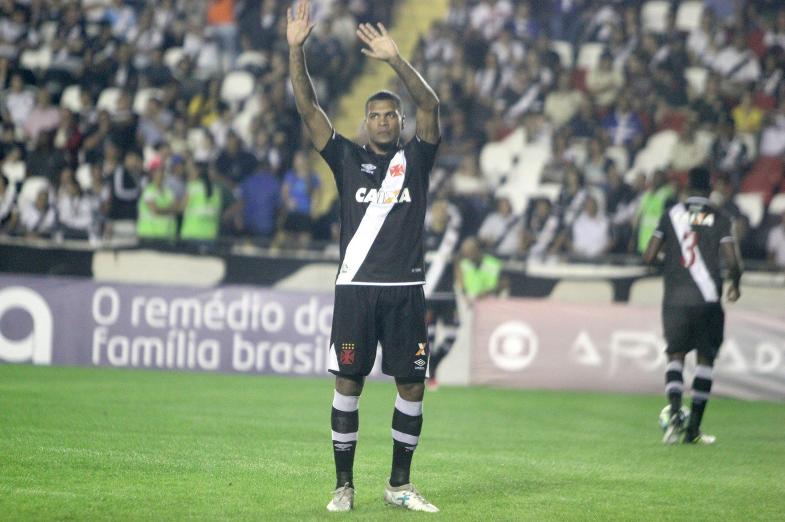 Após quase dois anos, zagueiro do Vasco pode voltar a atuar