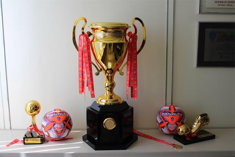 Quarteto do Baiano demite todos jogadores; dupla desliga mais da metade