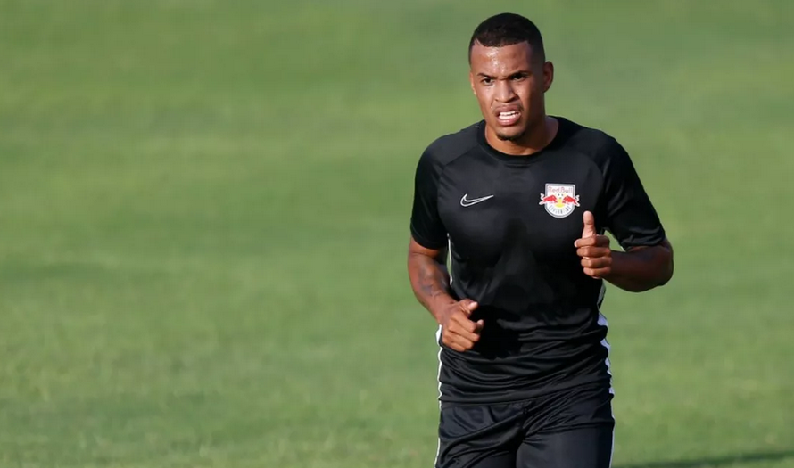 Paulistão: Atacante do RB Bragantino sai da quarentena e PM é acionada