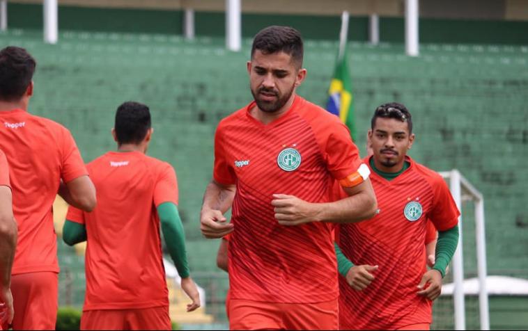 ​Volante destaca bom momento no Guarani e torce para o retorno breve do futebol