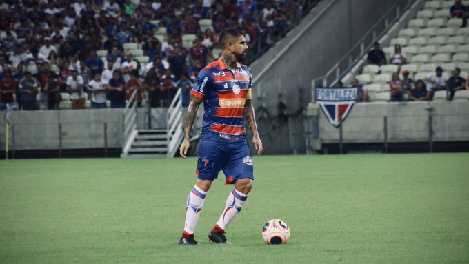 Cearense: Fortaleza dá presente para ‘jogador aniversariante’ e renova contrato