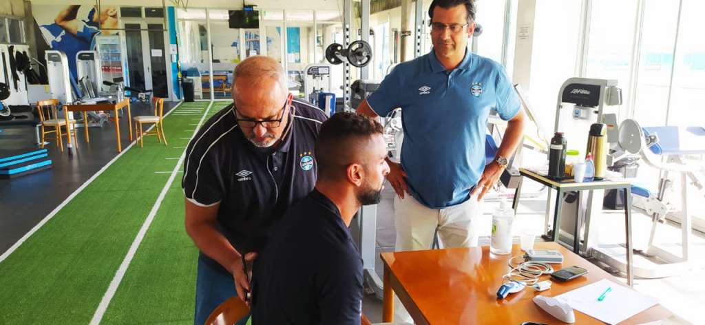  Após teste positivo de presidente, Grêmio suspende todas as atividades