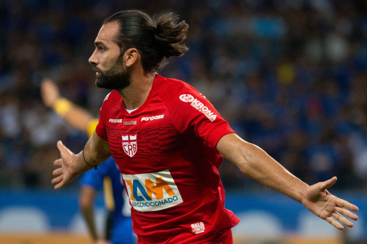 Famoso por ter ‘muitos sósias’, atacante do CRB lidera artilharia da Copa do Brasil. Veja!