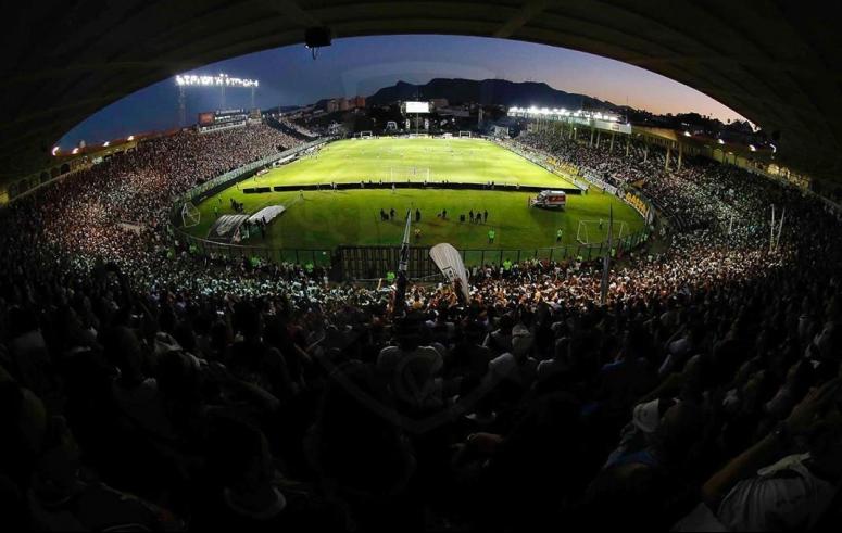 Carioca: Em meio ao caos, Vasco quita 13º salário de jogadores e funcionários