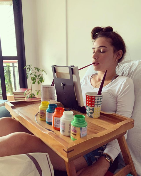 Laís Souza mostra incentivo aos afetados pelo coronavírus: ‘Pinte novos sonhos’