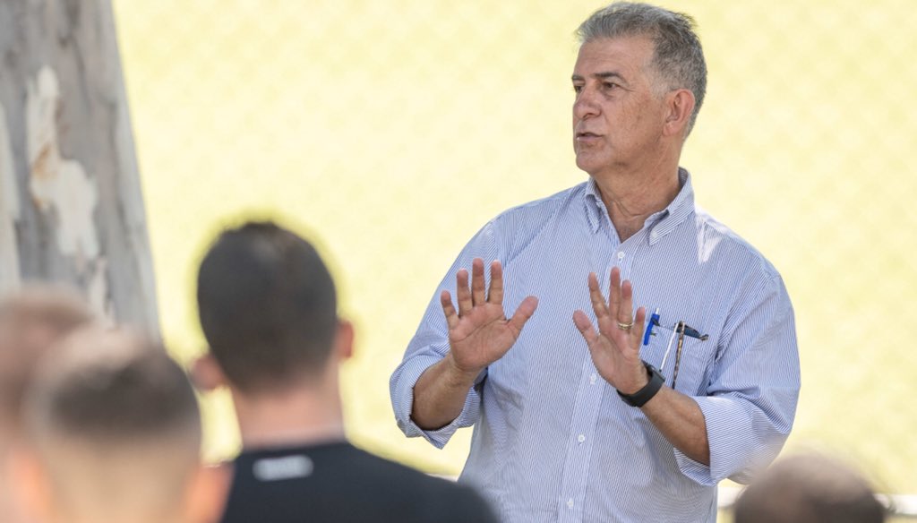 ‘De mãos atadas’, diretor do Cruzeiro vê parada por pandemia como um atraso