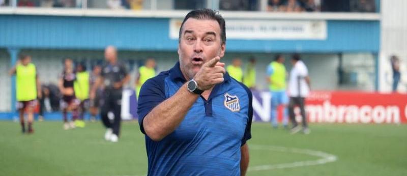 Paulistão: Técnico do Água Santa utiliza ‘tempo livre’ para evoluir profissionalmente