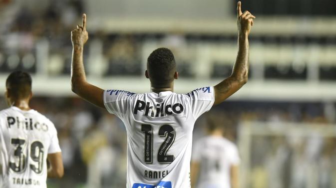 Filho de Raniel, do Santos, apresenta melhora após ser internado na UTI