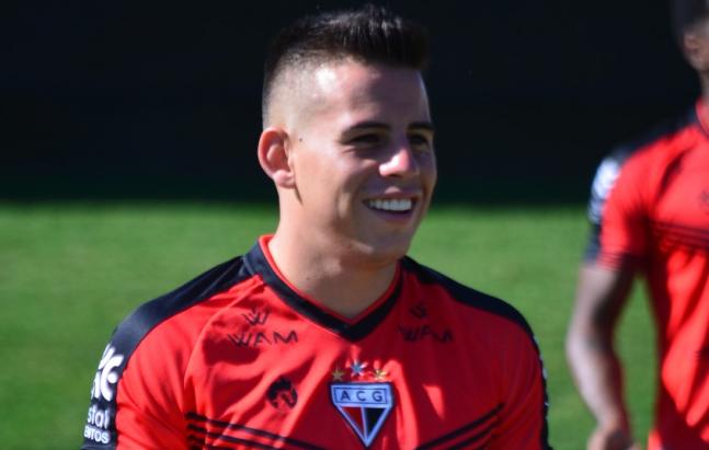 Vaca liberada! Clube do Brasileirão regulariza meia da Seleção Boliviana