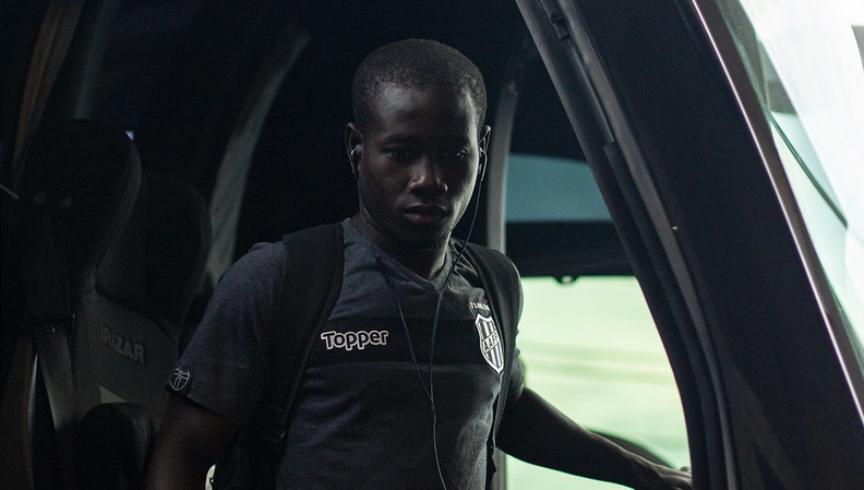 Com família no exterior, meia da Ponte vive aflição em pandemia: ‘Que estejam salvos’