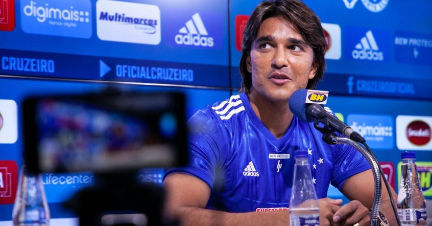 Em live, Marcelo Moreno corneta o Cruzeiro e vê acesso difícil com time atual