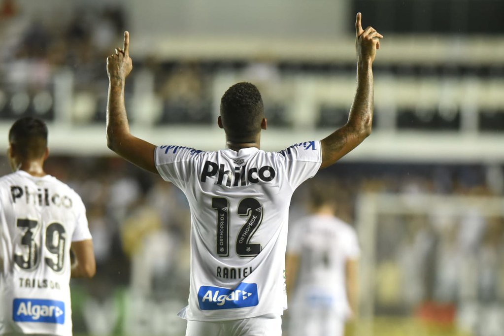 Felipe, filho de Raniel, abre os olhos pela 1ª vez desde o acidente doméstico