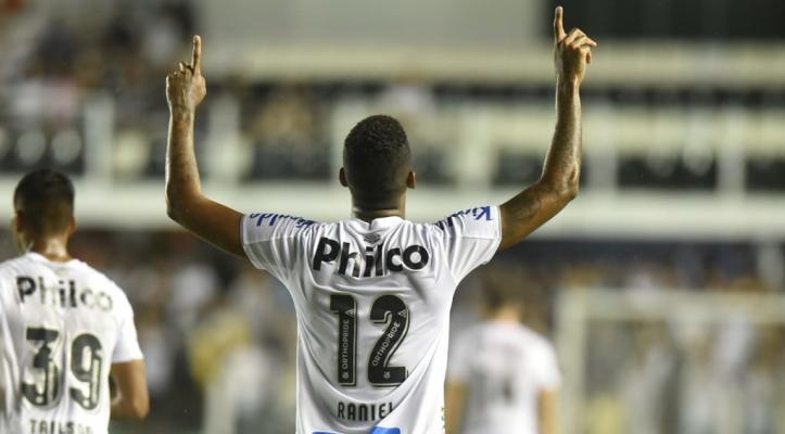 Filho de Raniel abriu os olhos pela primeira vez após acidente doméstico (Foto: Ivan Storti/Santos)