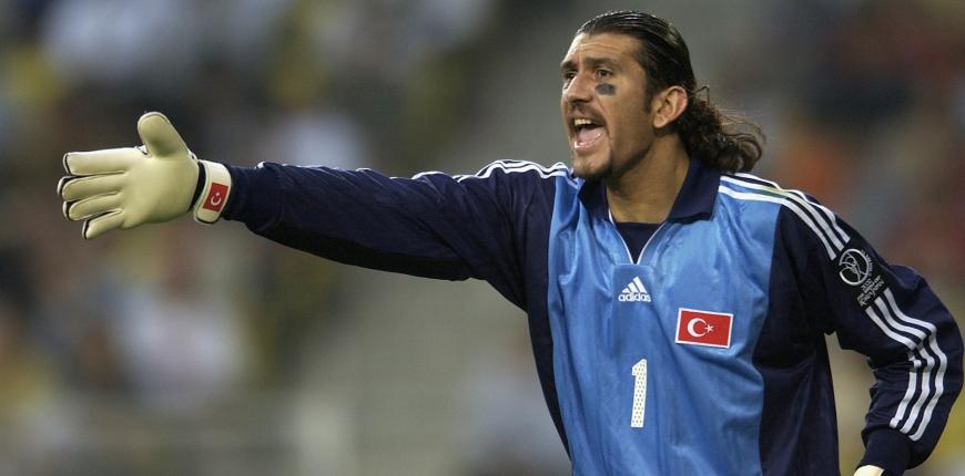 Goleiro turco adversário do Brasil na Copa de 2002 é diagnosticado com covid-19