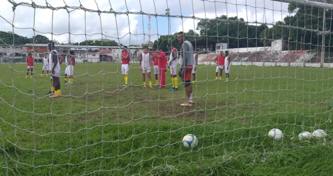 Sem definição sobre o futuro do Acreano, Rio Branco libera atletas e deve usar a base