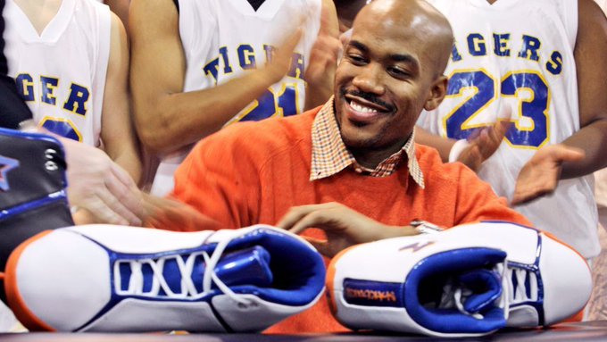 Stephon Marbury, ex-Knicks, busca obter 10 milhões de máscaras para Nova York
