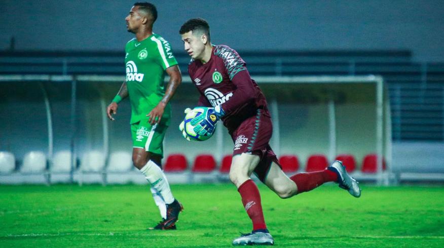 Tiepo aproveita a quarentena para se recuperar e voltar a ajudar a Chapecoense