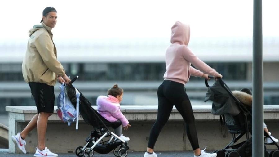Após flagra na rua, Cristiano Ronaldo faz apelo para fãs ficarem em casa