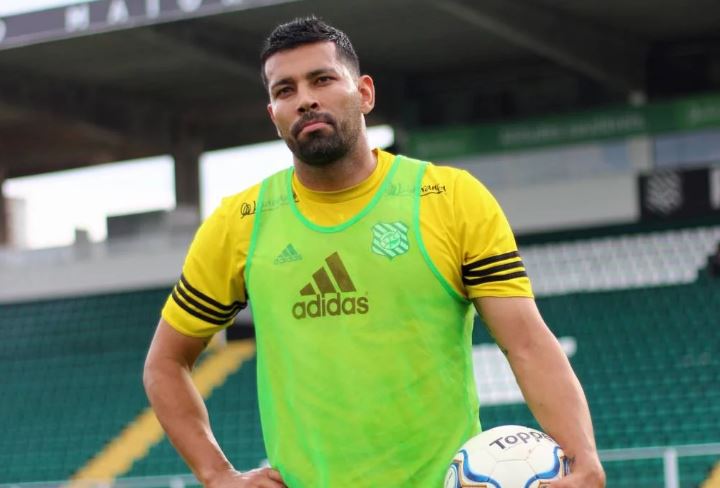 Ex-jogador do Timão será dono de time em Santa Catarina; Ex-Grêmio poderá ser o técnico