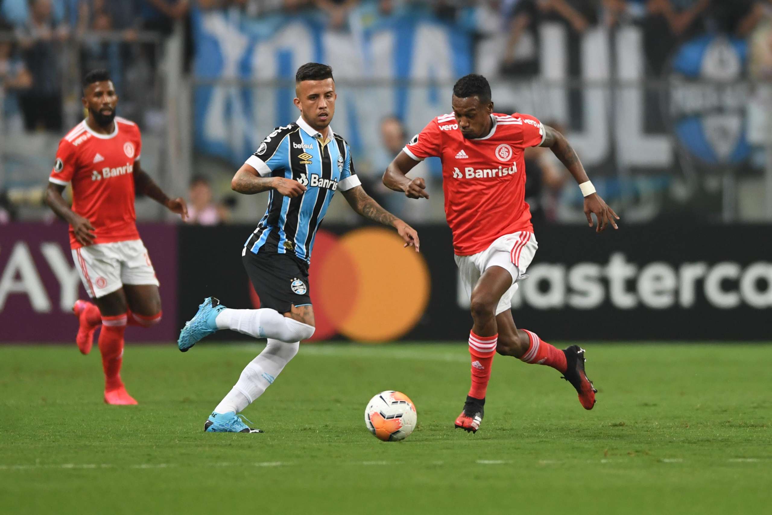 Grêmio e Inter aguardam resposta da Conmebol para saber punições na Libertadores