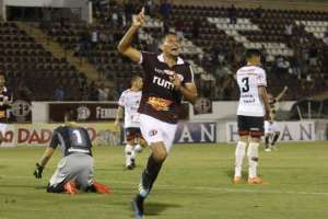 Guarani sonda meia da Ferroviária para a disputa da Série B