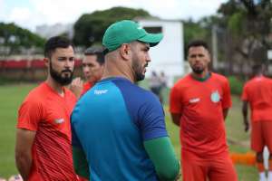 Preparador físico detalha planejamento para evitar lesões musculares no Guarani