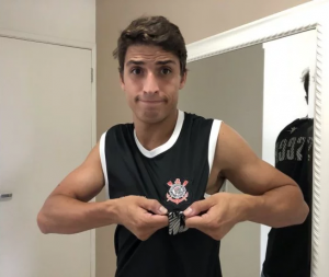 Prior agradece apoio da 'bolerada' após eliminação e se chateia com o Corinthians