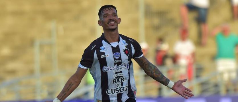 Paraibano: ‘Estamos nessa expectativa de retornar’, diz meia do Botafogo