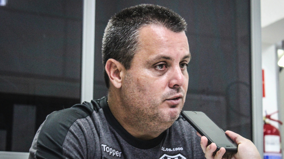 Apesar da lanterna no Paulista, Ponte Preta não cogita demissão de executivo