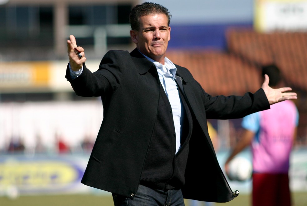 Com indefinição do Paulistão, técnico do Santo André já visa segundo semestre