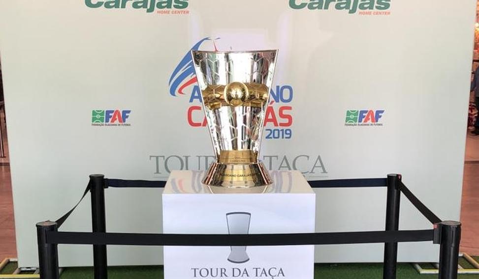 Taça de campeonato estadual do Brasil é roubada por pessoas encapuzadas