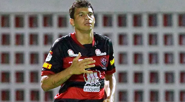 Baiano: Com 27 gols, Neto Baiano é destaque da lista de artilheiros da última década