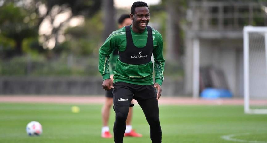 Ex-Flamengo lateral relata situação do futebol japonês por coronavírus