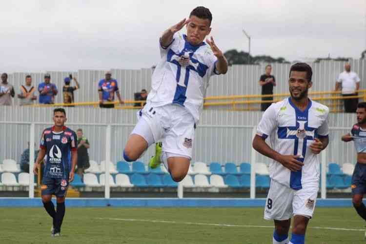 Ex-Ponte, atacante deixa Água Santa e acerta com Náutico