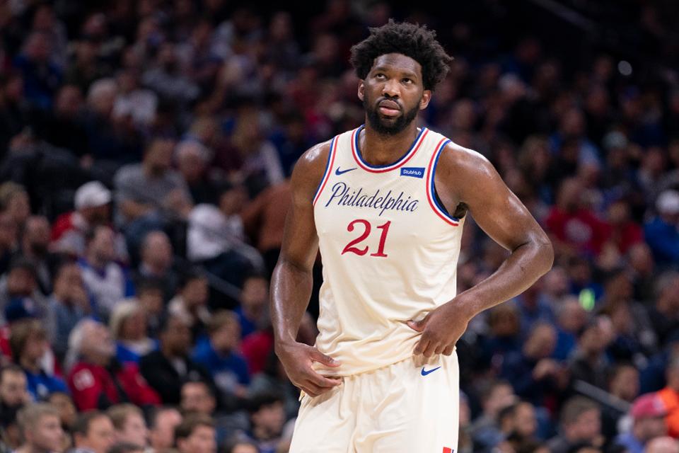 Basquete: Joel Embiid, do Philadelphia 76ers, doa R$ 7 milhões para testes da covid-19