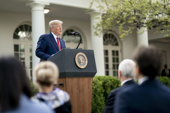 Trump se reúne com dirigentes de ligas dos EUA e elogia trabalho contra covid-19