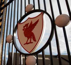 Liverpool dá férias e usa programa do governo para pagar salários de funcionários