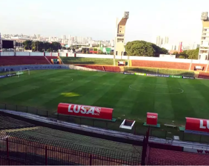 Paulista A2: Portuguesa ‘aproveita’ pausa e reforma gramado do Canindé. VEJA!