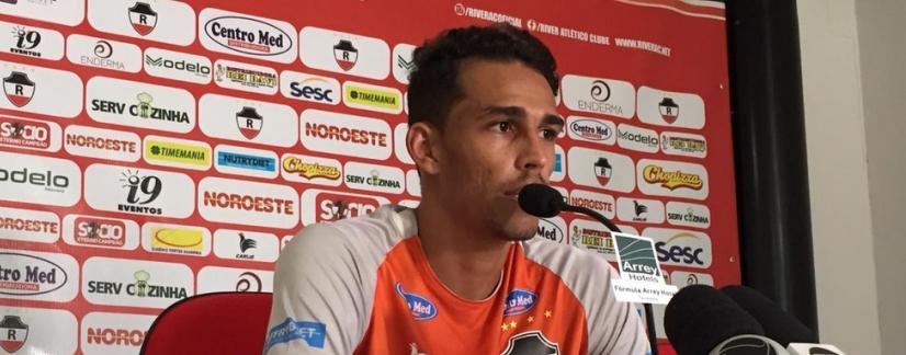 Volante de time piauiense tem casa destruída por enchente; Marta pede ajuda